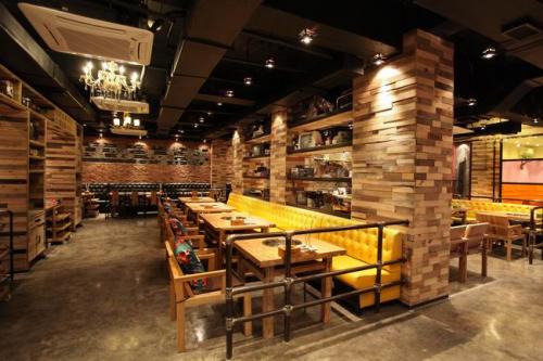 150㎡火鍋店，考慮復古風